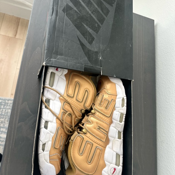Nike X Supreme Suptempo Gold and White Sneakers with Red Accents size 10 - Picture 3 of 9